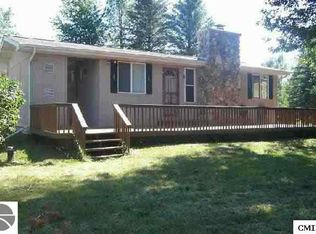 8904 W Otter Dr, Farwell, MI 48622