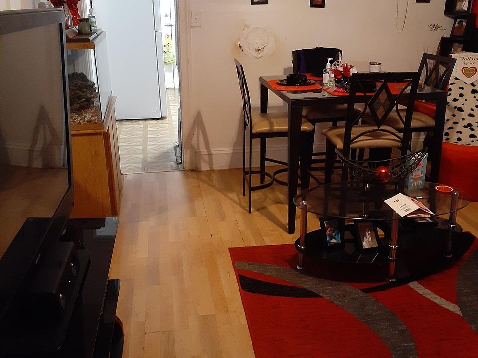 2nd image of 3009 Berwyn St