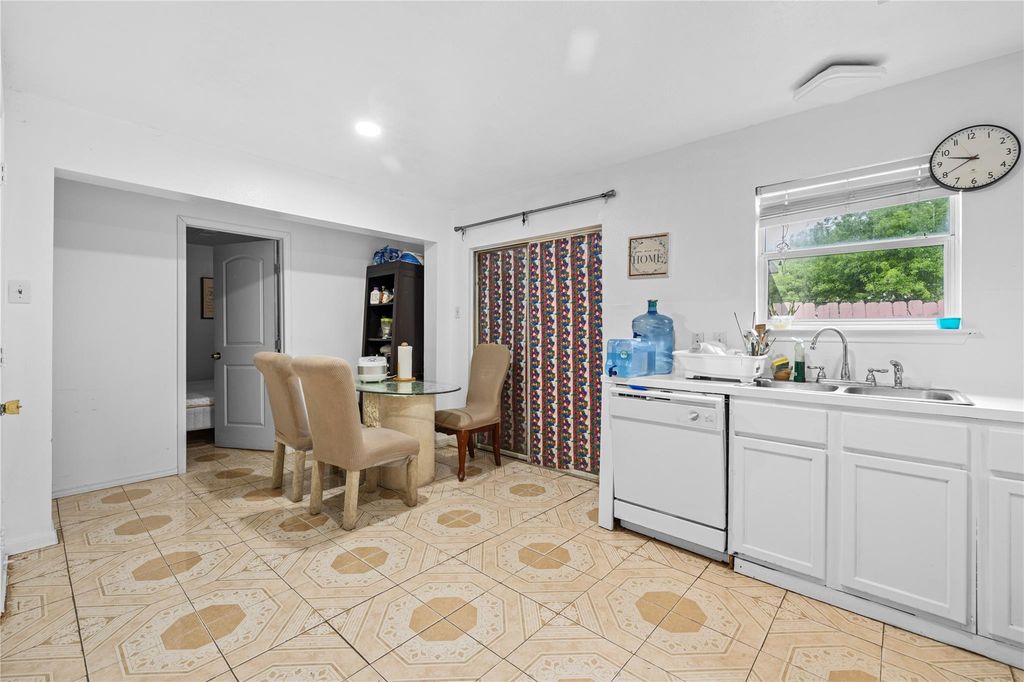 8302 Beech Park Dr, Houston, TX - View 5