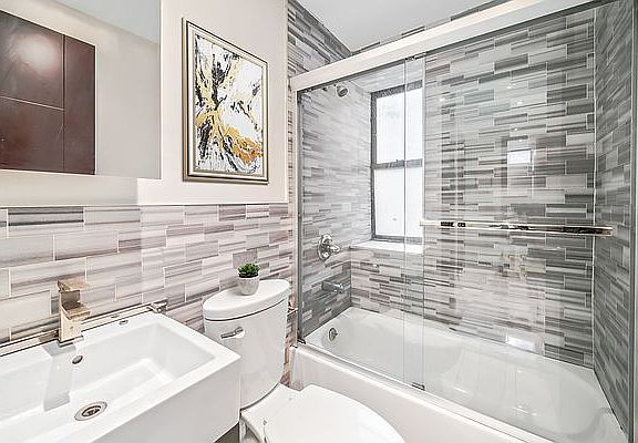 4th image of 953 Columbus Ave #5C