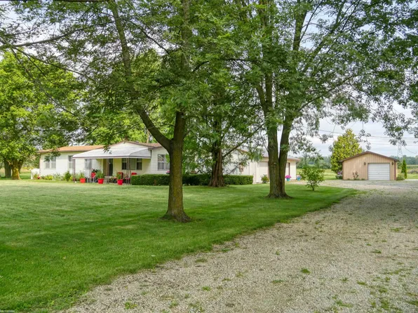 9660 Lindsey Rd, Casco, MI 48064
