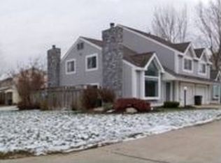 5713 W Hills Rd, Fort Wayne, IN 46804