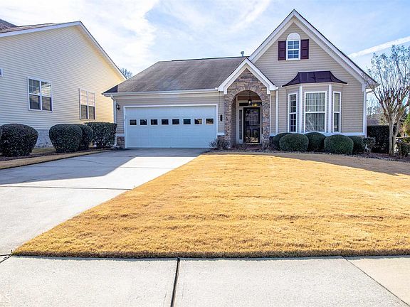 2nd image of 32 Hampshire Ln