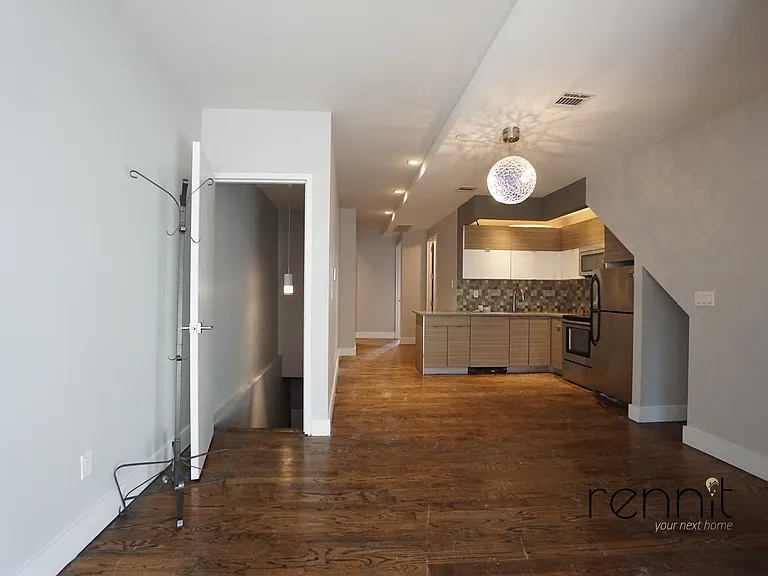 581 Van Buren St #1 — Photo 22