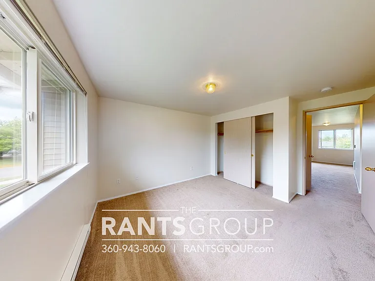 Yelm Creek Apartments — Photo 43