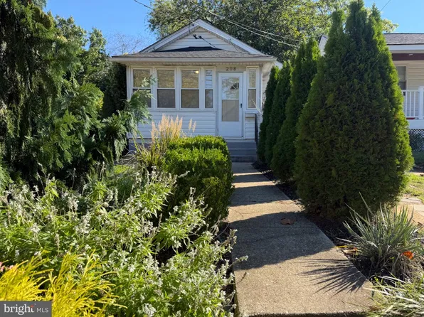 208 Admiral Dr, Annapolis, MD 21401
