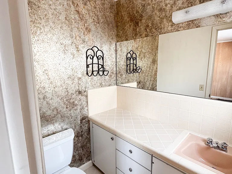 2626 E Blaine Ave — Photo 7