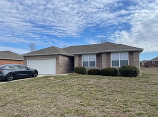 5724 S Robert E Lee St, Battlefield, MO 65619