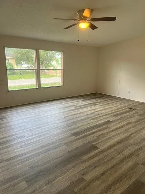 Building Photo - 602 Wondertown Dr
