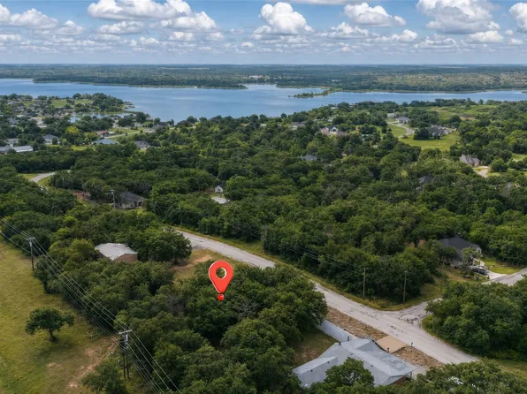 Segundo Dr, Runaway Bay, TX 76426