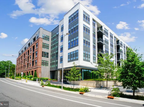 1761 Old Meadow Rd #106, McLean, VA 22101