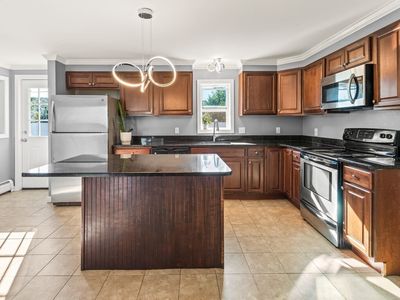 23 Snell St, Sturbridge, MA, 01518