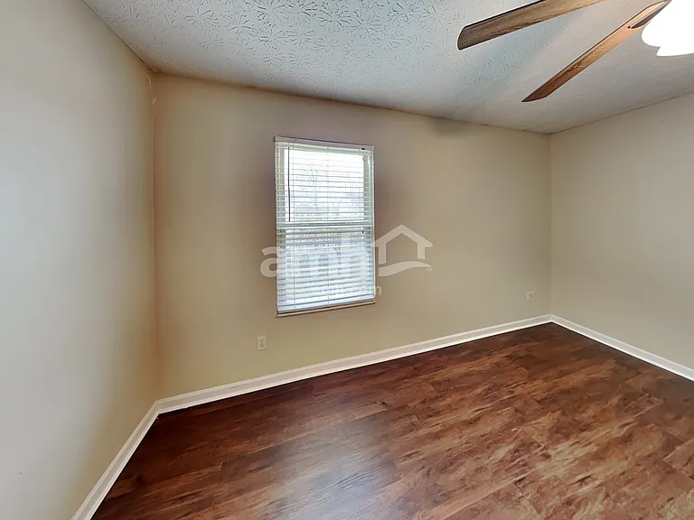 375 Thompson St — Photo 11