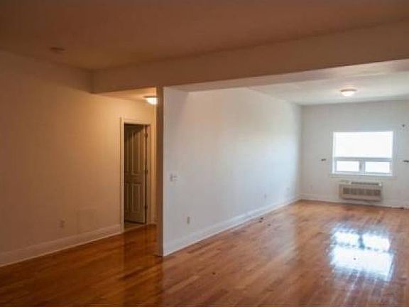 2nd image of 809 22nd St #1301