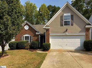 12 Knoll Ridge Dr, Greer, SC 29650