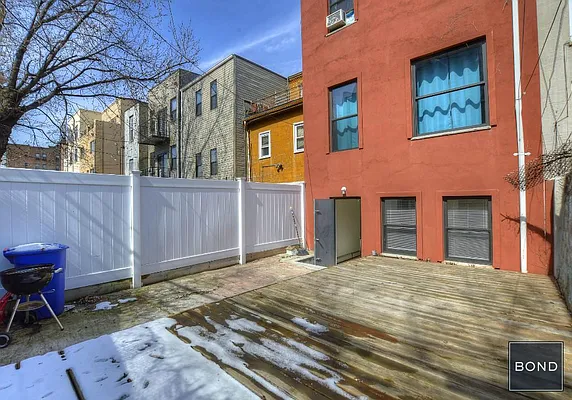 Rented by Bond New York | media 9