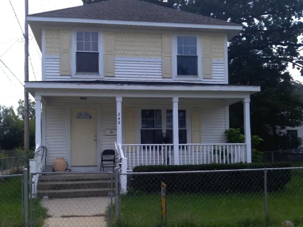 242 Highland St SE, Grand Rapids, MI 49507