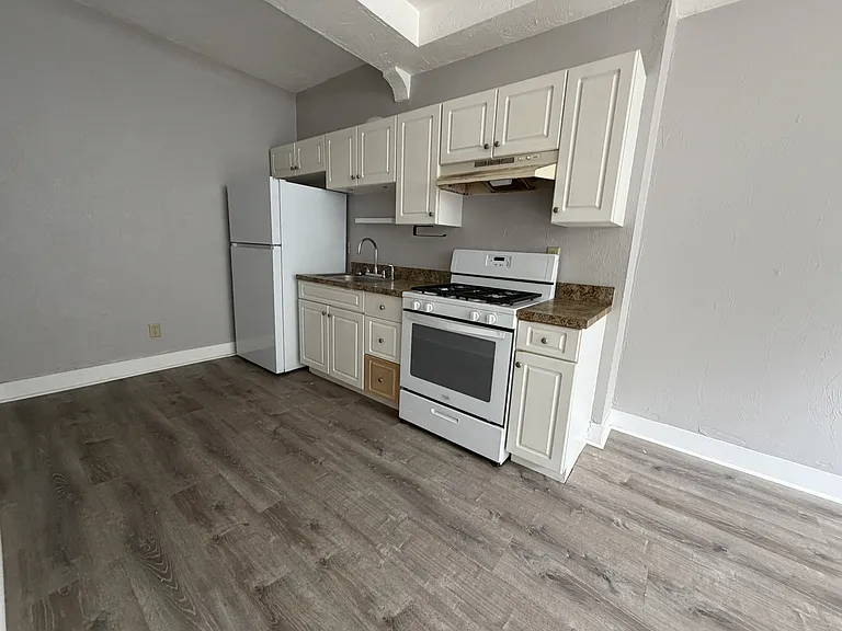 1717 S Park Ave — Photo 19