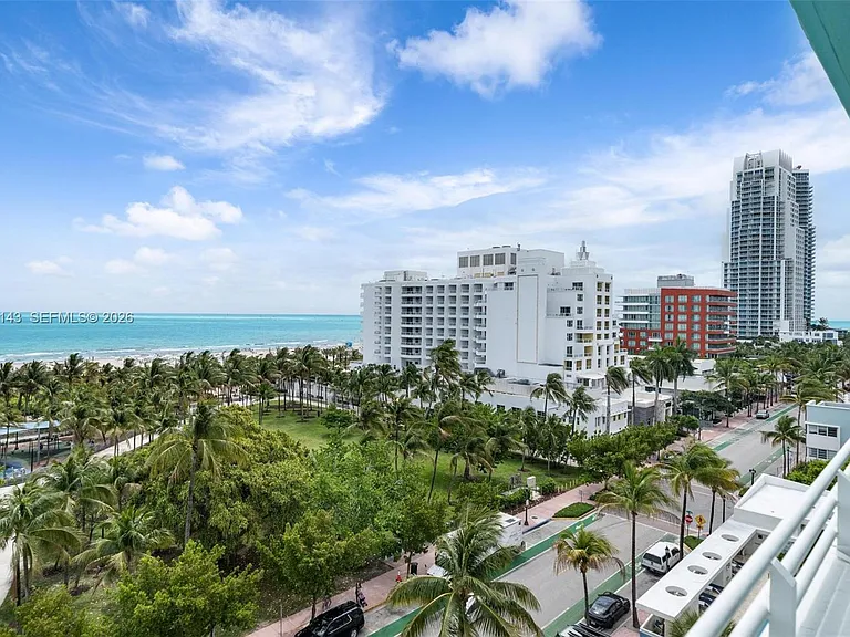 226 Ocean Dr #8F — Photo 27