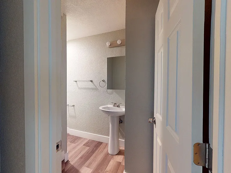1810 E 25th Street — Photo 19