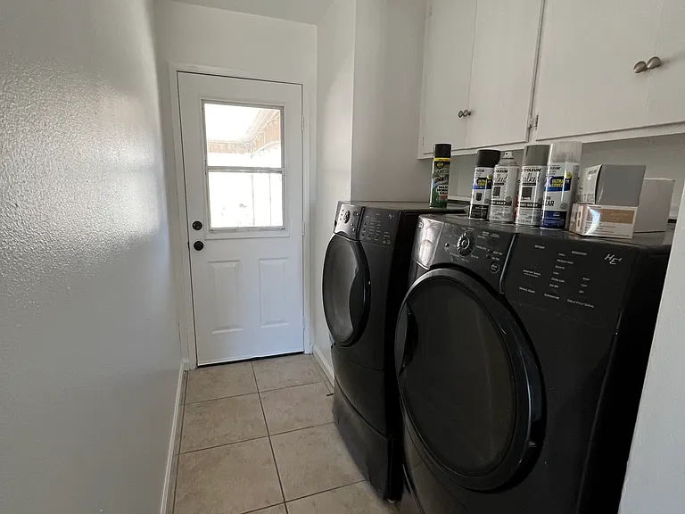 Alamitos St — Photo 15