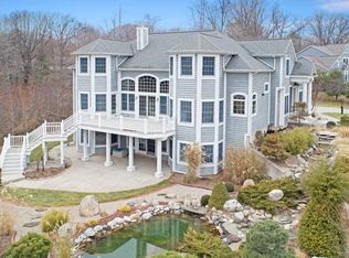 3975 Harbor Breeze Dr, Norton Shores, MI 49441