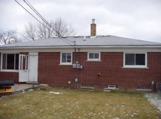 9027 Houghton St, Livonia, MI 48150