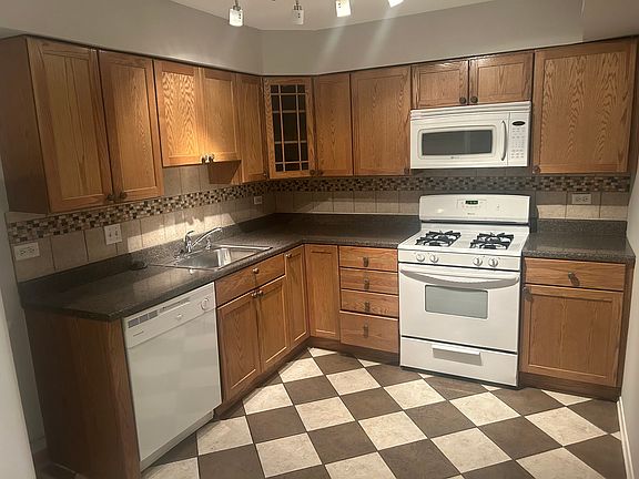 5th image of 8541 Lotus Ave APT 709