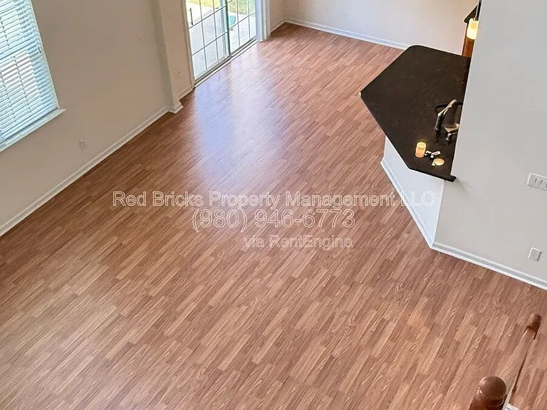 17320 Brightstone Ct — Photo 8