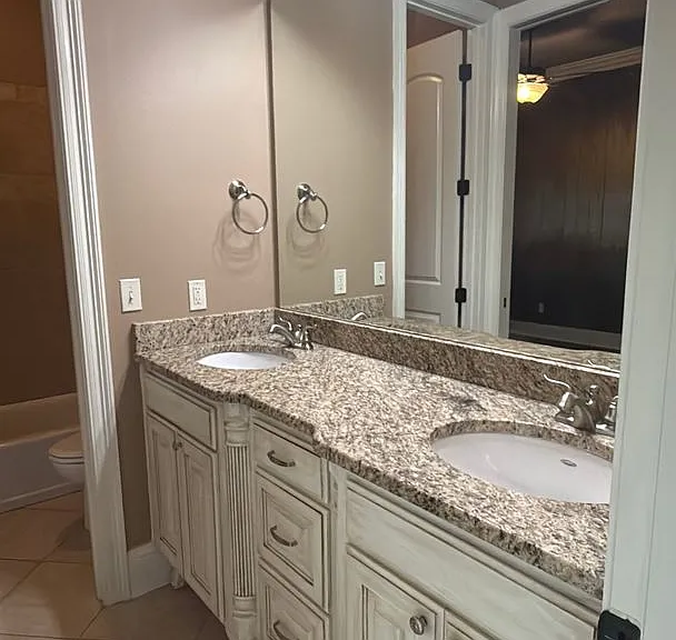 9572 Rochel Dr — Photo 19