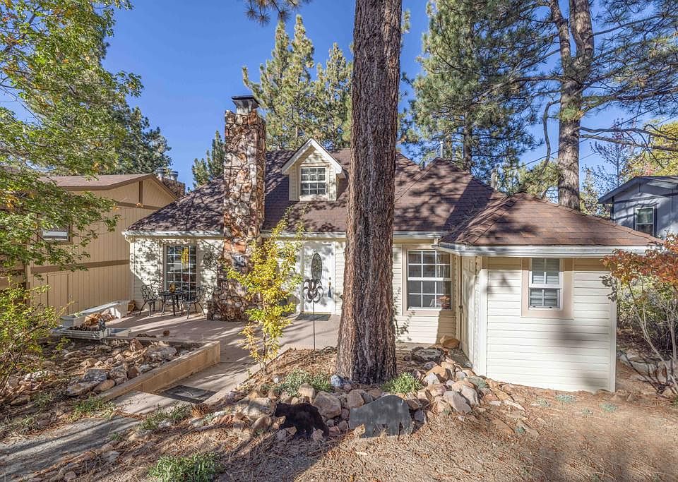 1st image of 471 Temple Ln