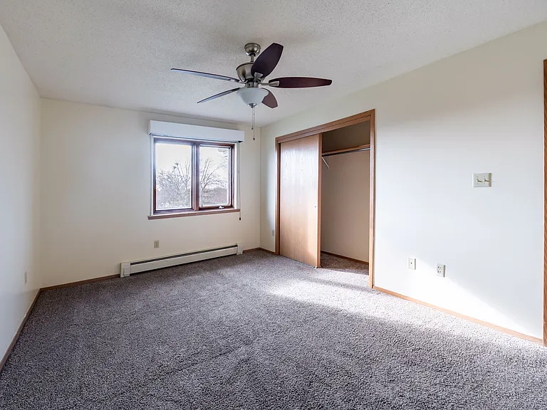 Oakland Pointe — Photo 15