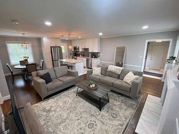 2nd image of 9530 Park Ln