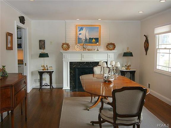 3rd image of 716 Forest Ave