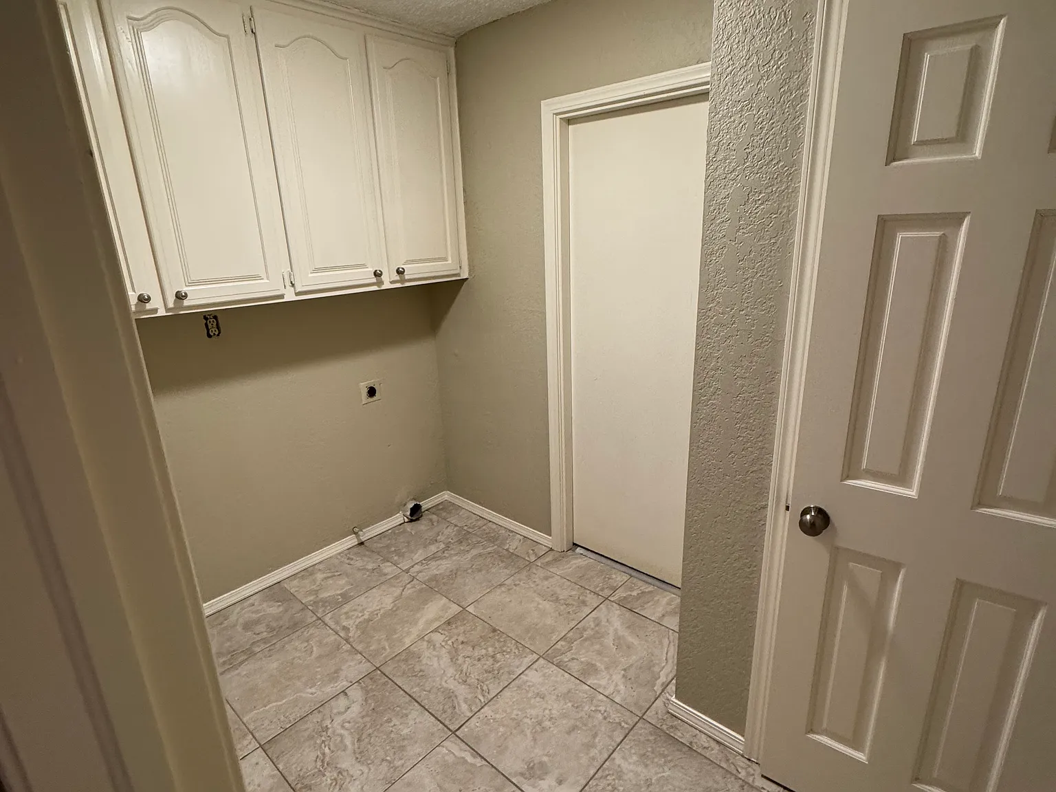 2 bed, 1500 sqft, $1,350 — Photo 2