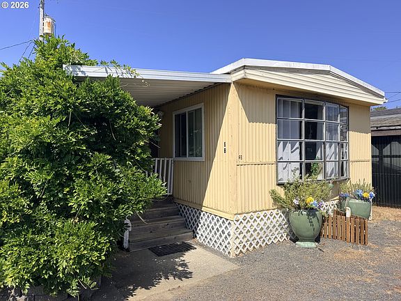 3rd image of 87735 Highway 101 Space 6B