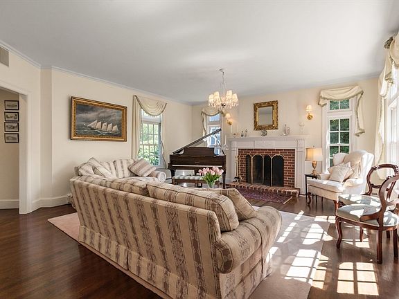 4th image of 16 Longmeadow Rd