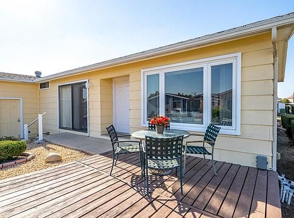 3rd image of 114 Poinsettia Gardens Dr