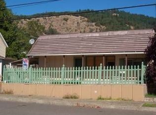 203 NE Johnson St, Roseburg, OR 97457