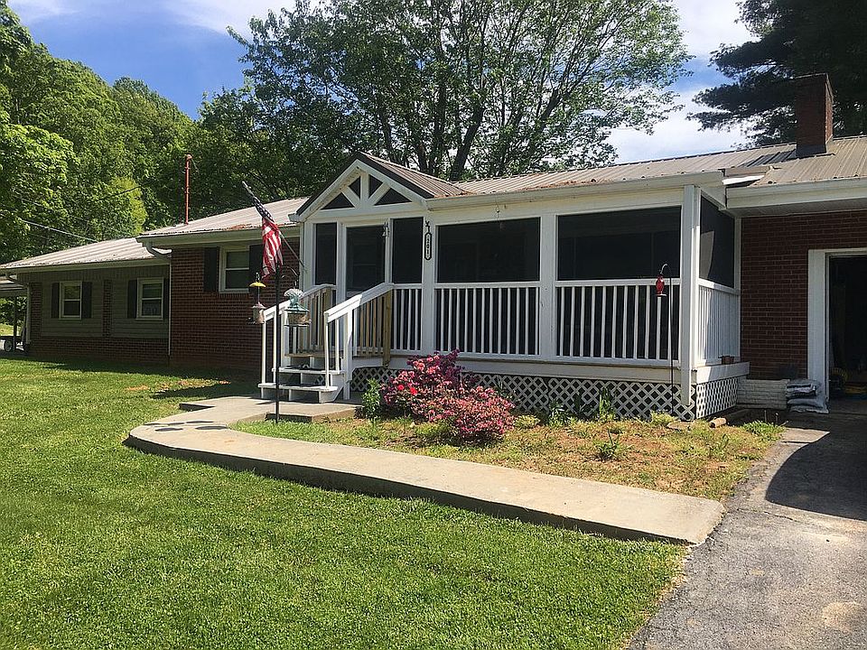 Screened in front porch