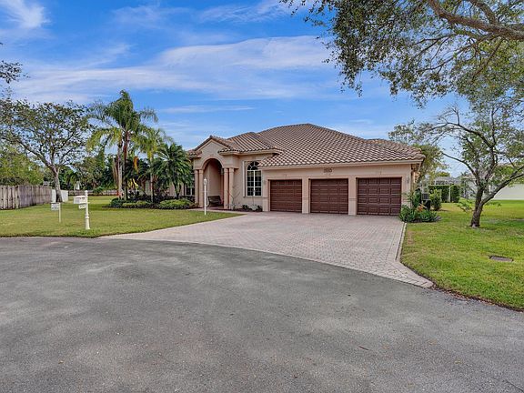5th image of 16242 Cayuga Circle