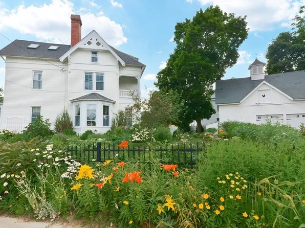 128 Union St, Franklin, MA 02038