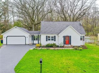 200 Bayway Dr, Webster, NY 14580