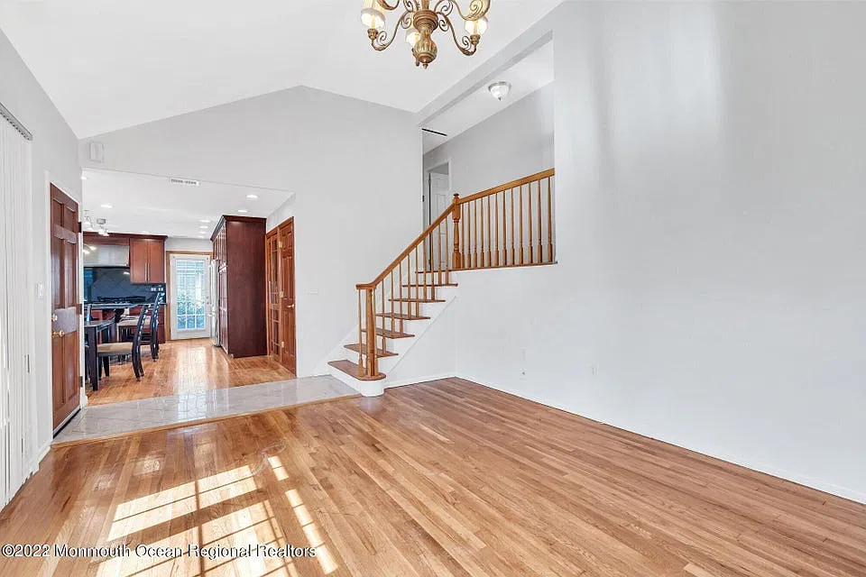3 bed, 1837 sqft, $2,200 — Photo 3