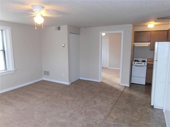 3rd image of 4039 Charlotte St APT 07