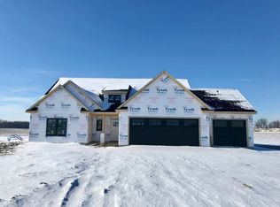 4732 S Round Hill Rd, Columbia City, IN 46725