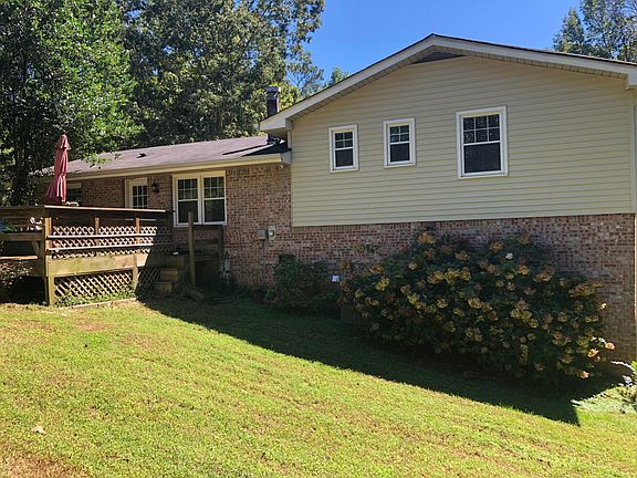 2nd image of 558 Woodland Ln