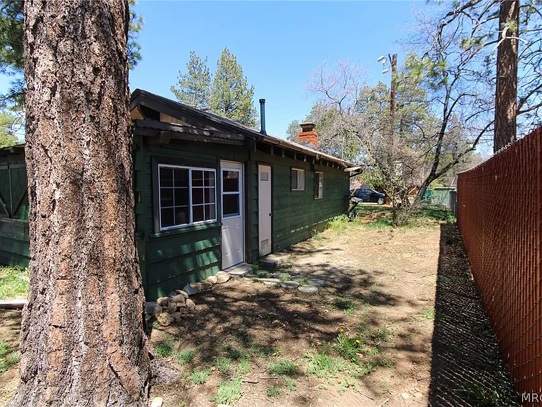 512 Barton Ln N — Photo 21