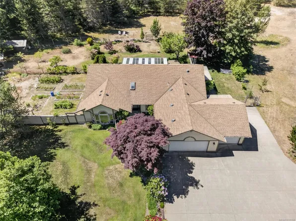 657 Sierra Pines Rd, Comox Valley, BC V9M 3W8