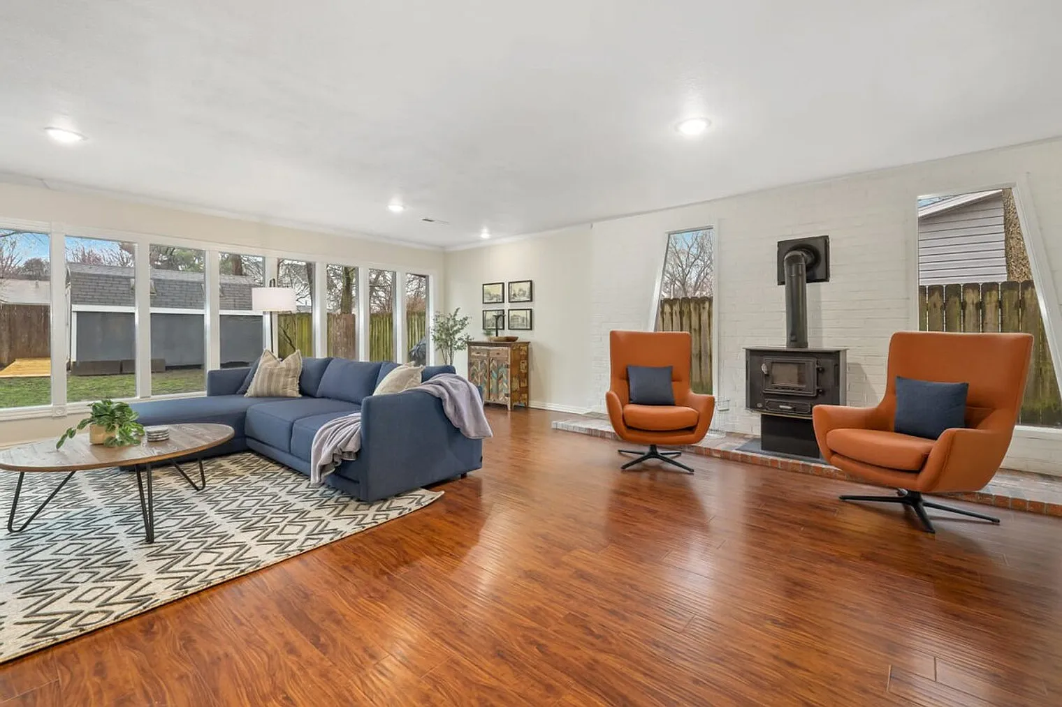 3 bed, 2.0 bath, 2271 sqft, $4,364 — Photo 1